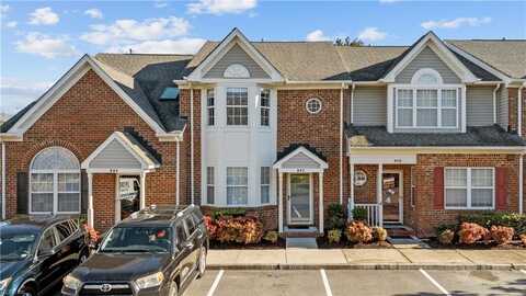 842 Lake Circle W, Chesapeake, VA 23322