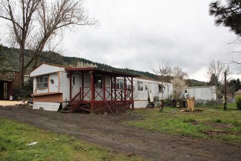 994 COOK ST, Myrtle Creek, OR 97457