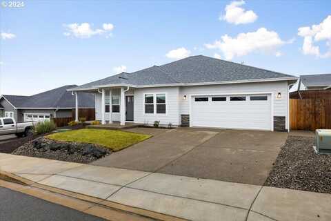 863 MEDINA AVE, Sutherlin, OR 97479