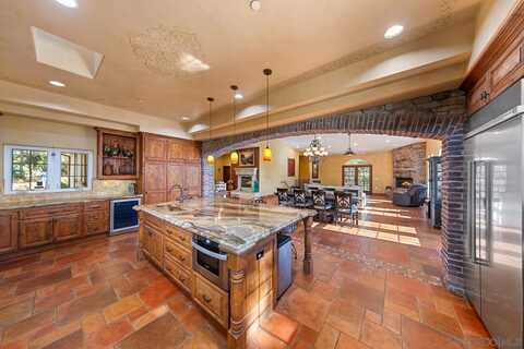 2449 Nido Aguila, Alpine, CA 91901