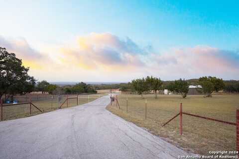 12 LEWIS RD, Boerne, TX 78006