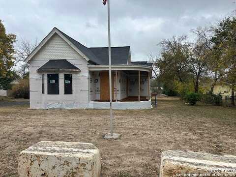 422 N Getty St, Uvalde, TX 78801