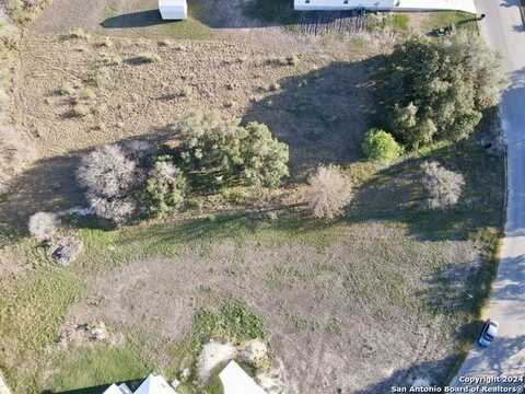 71 River Bluff, Castroville, TX 78009