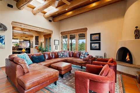 65 Paseo Encantado NE, Santa Fe, NM 87506