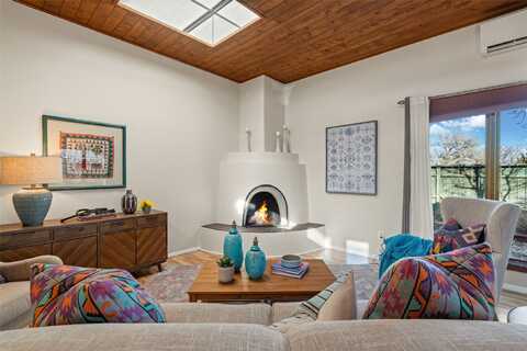 2840 Plaza Rojo, Santa Fe, NM 87507