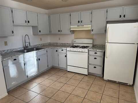 2377 Camino Capitan, Santa Fe, NM 87505