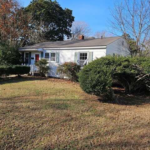 10 BAGWELL AVE, ONANCOCK, VA 23417