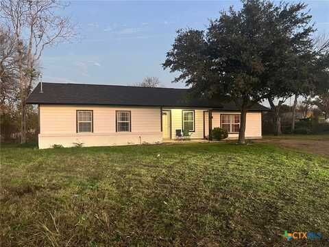 408 N Magnolia Avenue, Luling, TX 78648