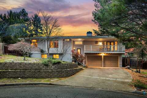 1482 Lilac Circle, Ashland, OR 97520