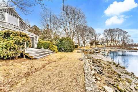 33 Samoset Avenue, Barrington, RI 02806