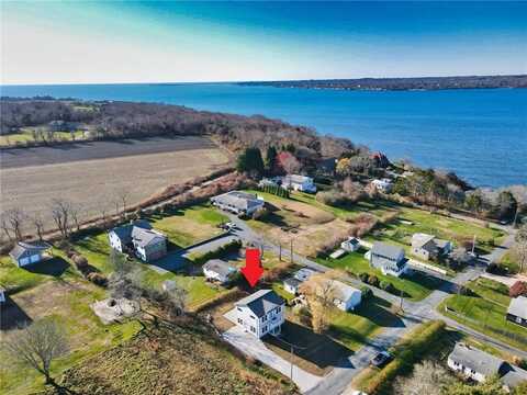 24 Seaspray Way, Little Compton, RI 02837