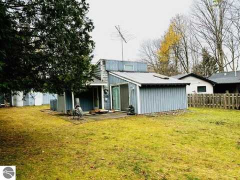 7880 Grove, Central Lake, MI 49622