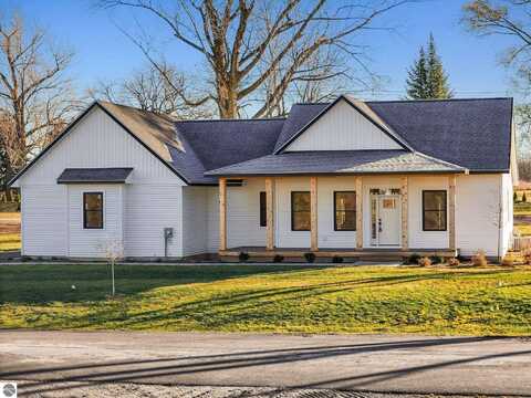 411 Zinnia Drive, Traverse City, MI 49696