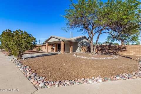 5241 S Livingstone Drive, Tucson, AZ 85746