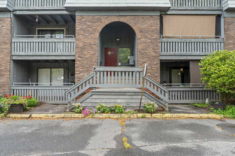 Trolley Crossing Lane #103, Middletown, CT 06457