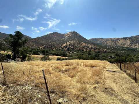 S Fork Drive, Three Rivers, CA 93271