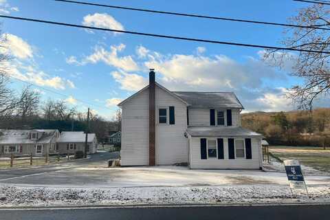 Charmain Rd, Waynesboro, PA 17268