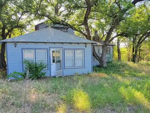 Hideaway Ln, Weatherford, TX 76088