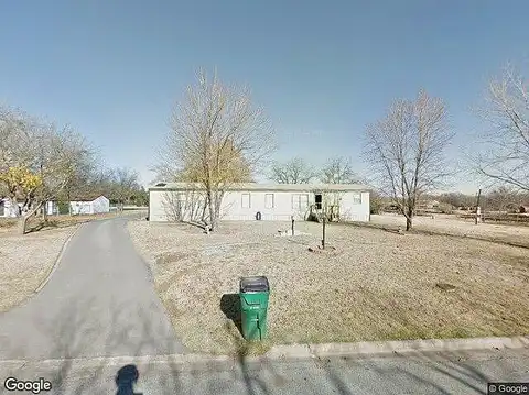 1St, BURKBURNETT, TX 76354