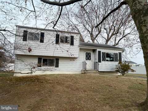 11 SHIRLEY LA, HAMILTON, NJ 08610