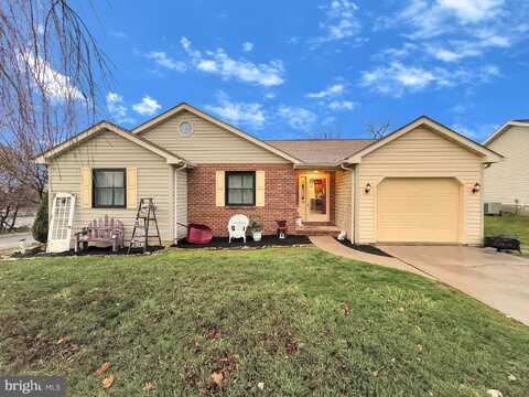 99 LION DRIVE, HANOVER, PA 17331