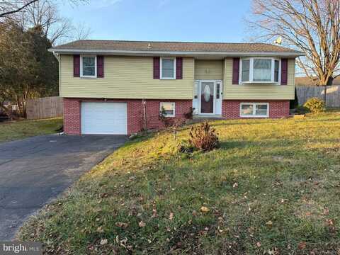 815 IMPERIAL DRIVE, LANCASTER, PA 17601