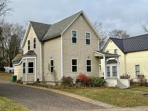 907 Pine, Marquette, MI 49855