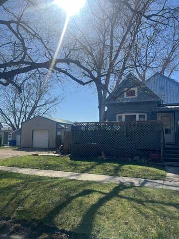 120 NW 7th Ave, Oelwein, IA 50662