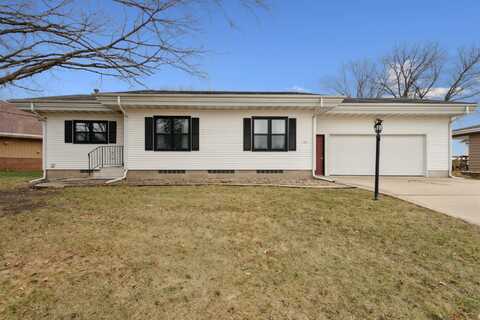 104 Sunset Drive, Hudson, IA 50643