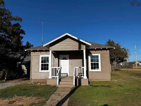 103 W GLISSON AVENUE, Electra, TX 76360