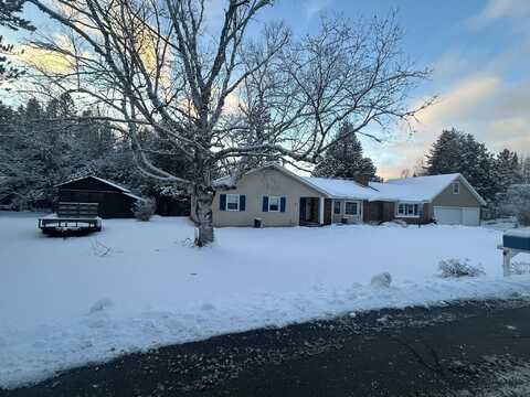 16 Winebrook Circle, Newcomb, NY 12852