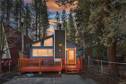 822 West Sherwood Boulevard, Big Bear City, CA 92314