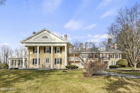 57 Main St, Stockbridge, MA 01262