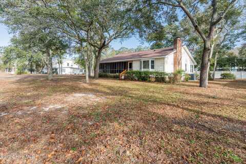 108 NE 41st Street, Oak Island, NC 28465