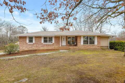 28 Lynn Road, Signal Mountain, TN 37377