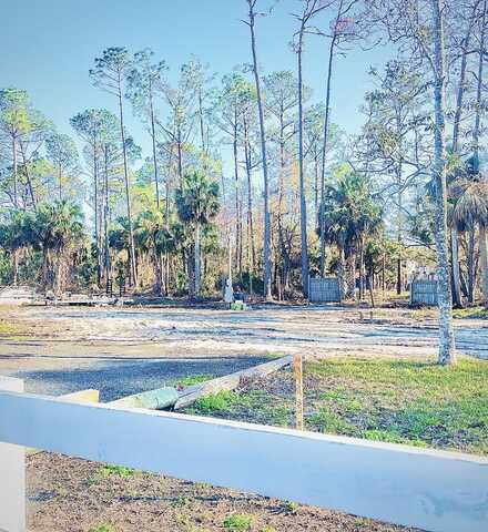 806 First Ave, Steinhatchee, FL 32359
