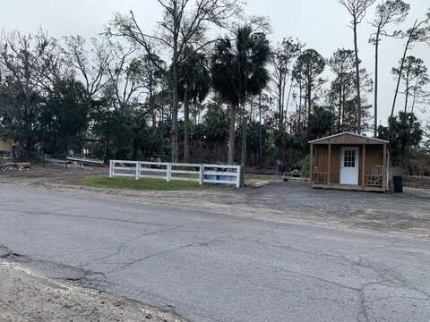 806 First Ave, Steinhatchee, FL 32359