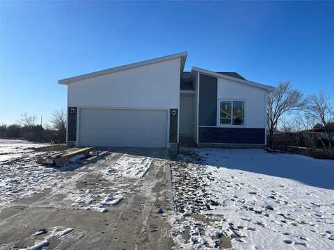 606 Ironwood Avenue, Woodward, IA 50276