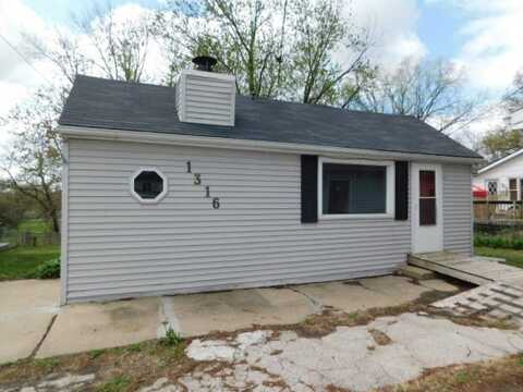 1316 Locust Street, West Des Moines, IA 50265