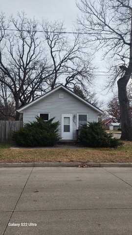 1601 E 28th Street, Des Moines, IA 50317