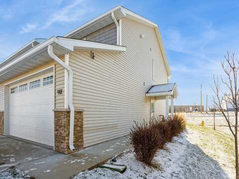 901 Summerset Place, Indianola, IA 50125