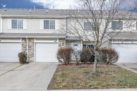 3799 Village Run Drive, Des Moines, IA 50317