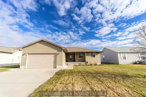 215 Buffalo Grass St., Grand Island, NE 68803