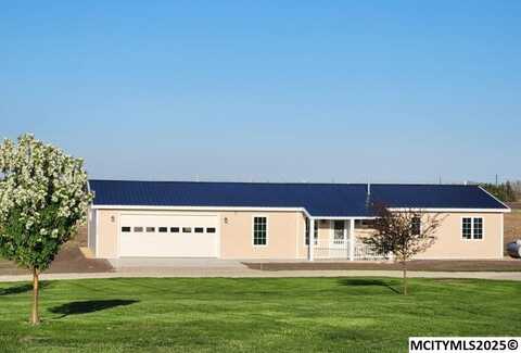 2506 S 32nd St, CLEAR LAKE, IA 50428