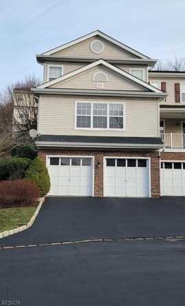 2001 Middlefield Ct, Denville, NJ 07834