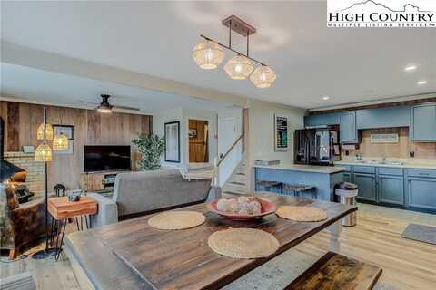 220 Charter Hills Road, Beech Mountain, NC 28604