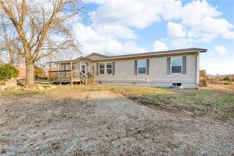 17623 Kansas Avenue, Tonganoxie, KS 66086