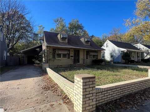 7724 Oak Street, Kansas City, MO 64114