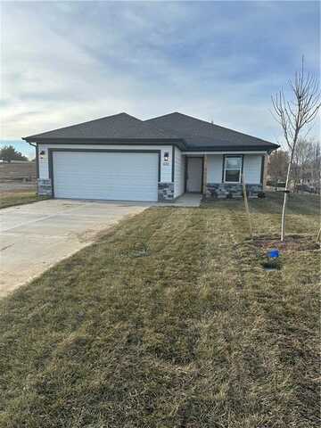 432 Park Hill Drive, Tonganoxie, KS 66086