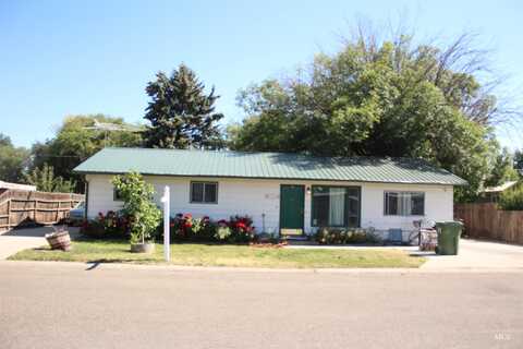 912 Victoria Ave, Fruitland, ID 83619